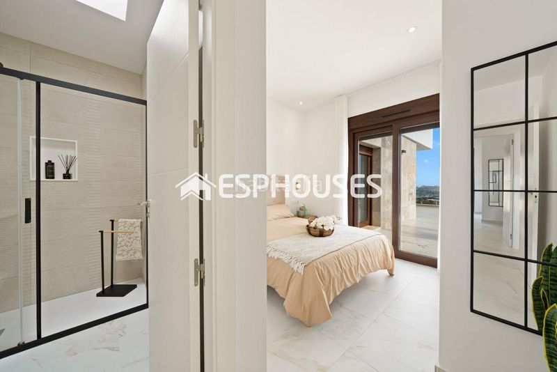 Foto 80b1cf0e-56bd-403d-8fee-9e3037d542ff. Casa amb aparcament piscina a Casco urbano Polop