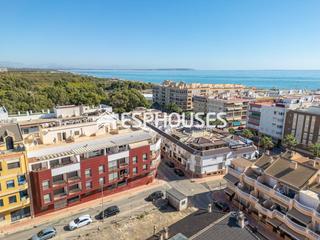 Àtic a Pueblo. Ático con gran terraza a pocos metros de la playa en guardamar d