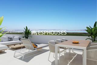Semi detached house in Los Balcones-Los Altos. Adosado de obra nueva, en planta baja, en los balcones, torrevie