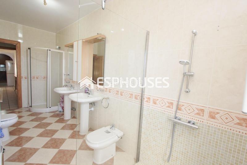 Foto 0a4a7b99-fcfa-4546-b1fd-a9d135c8a685. Casa con riscaldamento parcheggio piscina in El Tossal-Bello Horizonte Nucia (la)