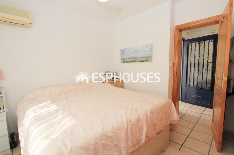 Foto 33d3d2a7-fe70-4868-bccb-e4c5ebe7486f. Casa con riscaldamento parcheggio piscina in El Tossal-Bello Horizonte Nucia (la)