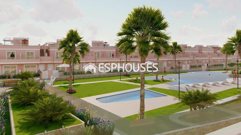 Foto 0159cf0c-696e-4766-914f-70c7463dc43a. Haus mit parking pool in Pueblo Latino Pilar de la Horadada