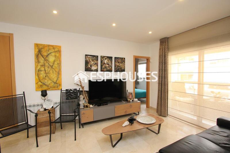 Foto d6dd6d75-3aef-47fc-a098-c98abd56c493. Piso apartamento muy céntrico con plaza de parkingquotúltimo precioquot en Altea