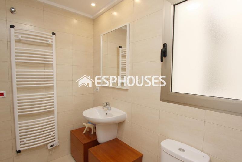 Foto e2d8bf1e-3107-433f-8d85-7d9c00aa0933. Piso apartamento muy céntrico con plaza de parkingquotúltimo precioquot en Altea