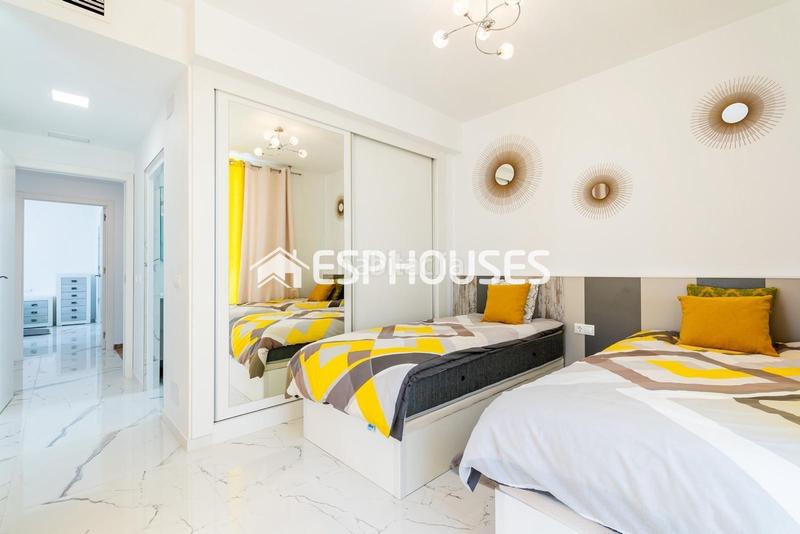 Foto f007667d-2a64-4ae8-9357-d82afa1d8ec0. Haus mit parking pool in Los Almendros Orihuela