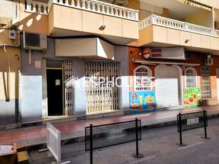Local Comercial a Las Viñas. Céntrico local comercial de 106 m2 en guardamar del segura, alic