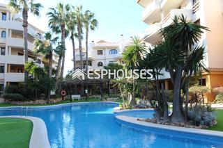 Appartement à Punta Prima. Apartamento con chimenea, en un residencial seguro y cuidado, co