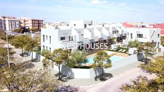 Maison à Pilar de la Horadada Ciudad. Adosado dúplex en esquina, de obra nueva, en pilar de la horadad