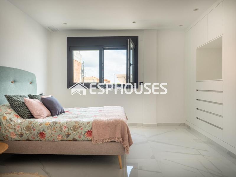 Foto 558afa1c-5867-4c85-a979-75103db1dd13. Semi detached house with parking pool in San Pedro del Pinatar San Pedro del Pinatar