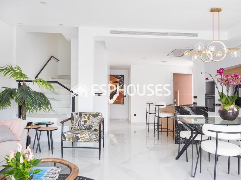 Foto 97d3559a-84d8-48ce-9cd6-db73a8996c2a. Semi detached house with parking pool in San Pedro del Pinatar San Pedro del Pinatar