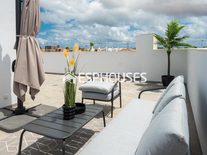 Foto b9aa6c2a-fb61-4e58-98cc-df2b5387ad0c. Semi detached house with parking pool in San Pedro del Pinatar San Pedro del Pinatar