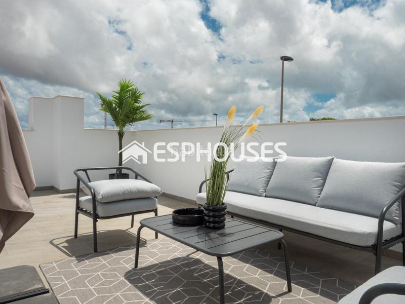 Foto c29172f3-1a2c-4f6c-a5c7-8e60685d4428. Semi detached house with parking pool in San Pedro del Pinatar San Pedro del Pinatar