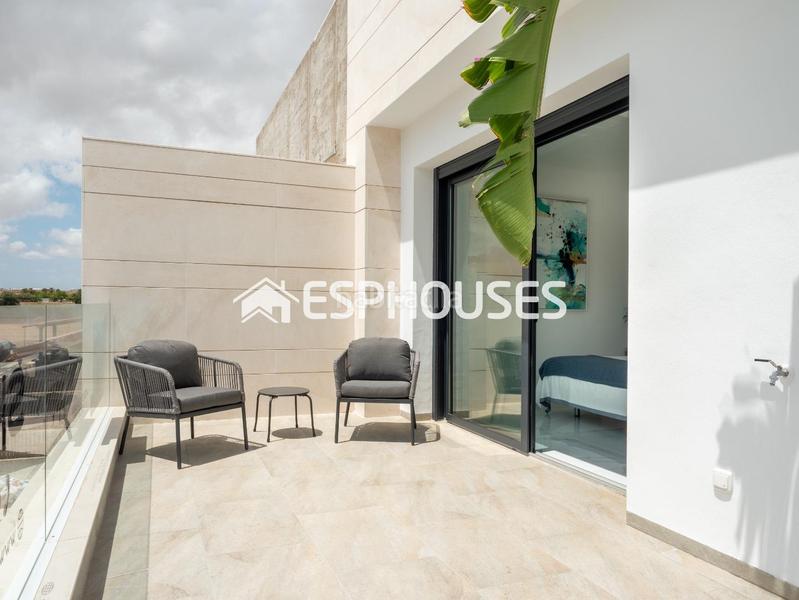 Foto e2b9a2c8-ae79-470f-9440-03f1bf5f97b0. Semi detached house with parking pool in San Pedro del Pinatar San Pedro del Pinatar