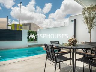 Casa a schiera in San Pedro del Pinatar. Nueva promoción vanguardista de 4 amplias casas adosadas