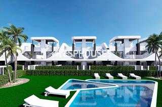 Maison à San Fulgencio. Adosado de obra nueva, en planta baja, de 3 dormitorios, en san
