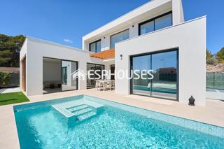 House in Escandinavia-Cautivador. Chalés con envolventes de madera sostenibles y eficientes