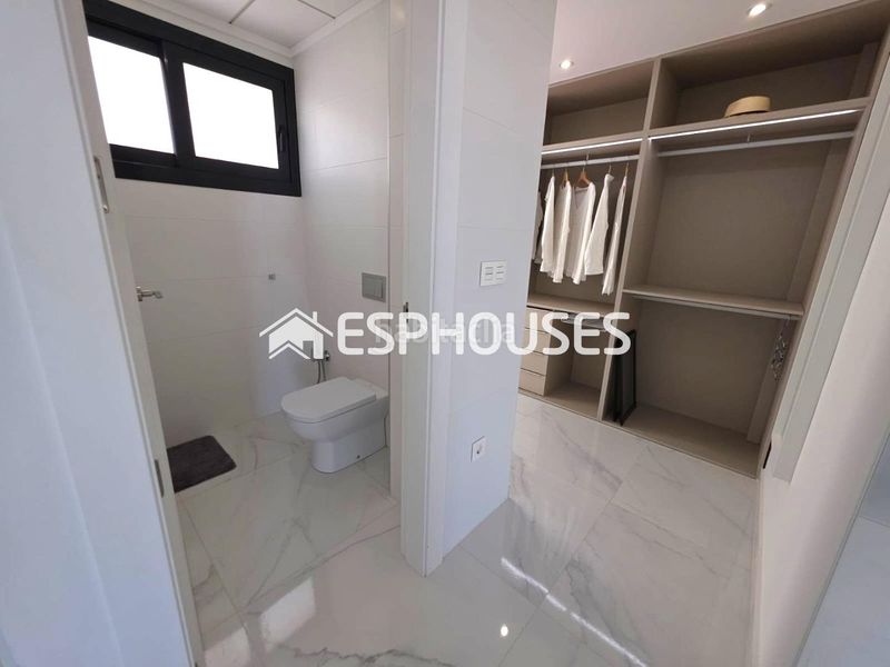 Foto 1943355e-592a-4ba9-b006-eb1b2af296ad. Casa amb aparcament piscina a Rojales