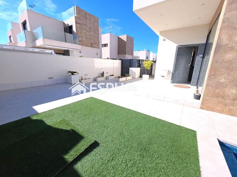 Foto 6a896dc7-bff6-4527-a828-2e9a2a28e6e7. Casa amb aparcament piscina a Rojales