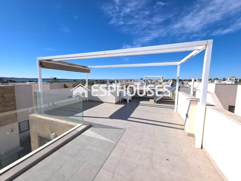 Foto 7737f699-93c8-499a-ab95-2b302093a546. Casa amb aparcament piscina a Rojales