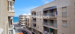 Appartement à Guardamar Playa. Amplio piso de 2 dormitorios con ascensor y garaje cerrado a poc