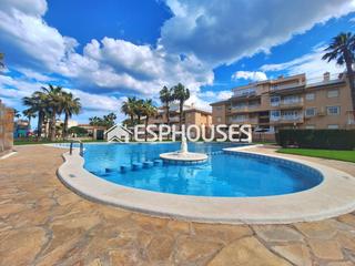 Apartament a Guardamar Playa. Piso de 2 dormitorios, amplia terraza, garaje, piscina comunitar