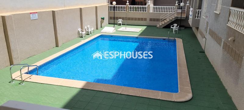 Foto 8267914f-85d6-41a6-9d8b-f21284937923. Apartament amb piscina a Las Viñas Guardamar del Segura