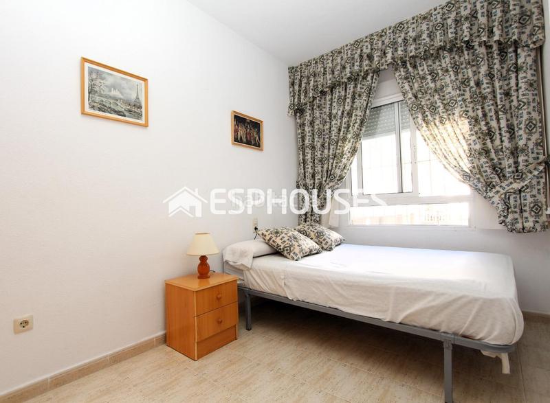 Foto 9a9c61d6-1ab7-4f68-84d2-30f930fff394. Apartament amb piscina a Las Viñas Guardamar del Segura