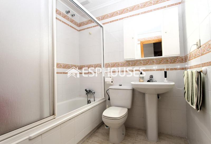 Foto dcd09688-25e2-4721-85dc-8a91740d837d. Apartament amb piscina a Las Viñas Guardamar del Segura