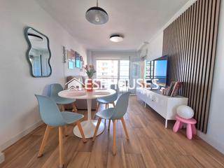 Appartement à Puerto Deportivo. Piso de 2 dormitorios con vistas , piscina comunitaria y garaje