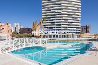Apartament a Playa Poniente. Apartamento en la cala benidorm con piscina, gimnasio, padel, y