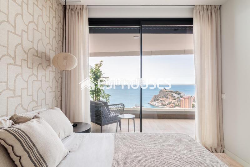 Foto 3cb90c07-08e8-4e49-8bfd-dc393f5b25f9. Apartament amb aparcament piscina a Playa Poniente Benidorm