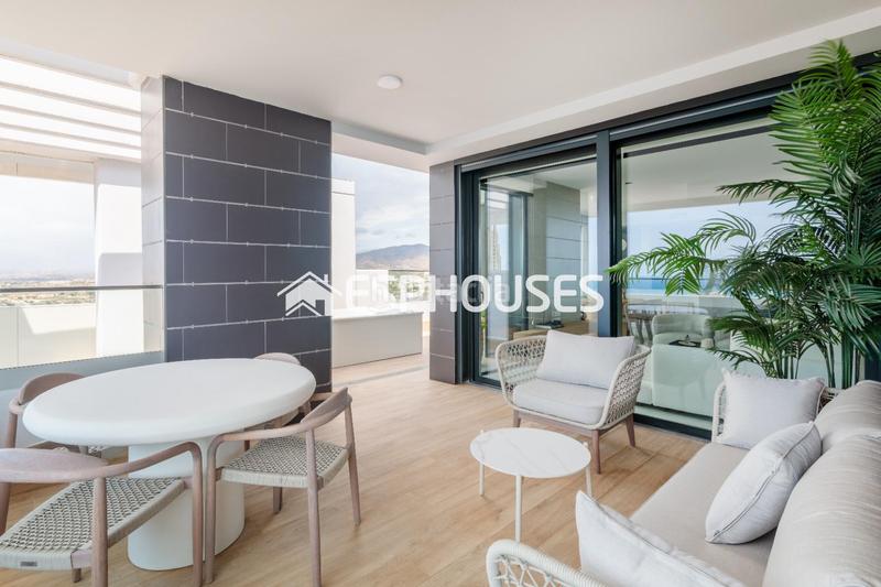 Foto 43b5dcf5-f5e7-41f4-b53d-4f831b967cd4. Apartament amb aparcament piscina a Playa Poniente Benidorm