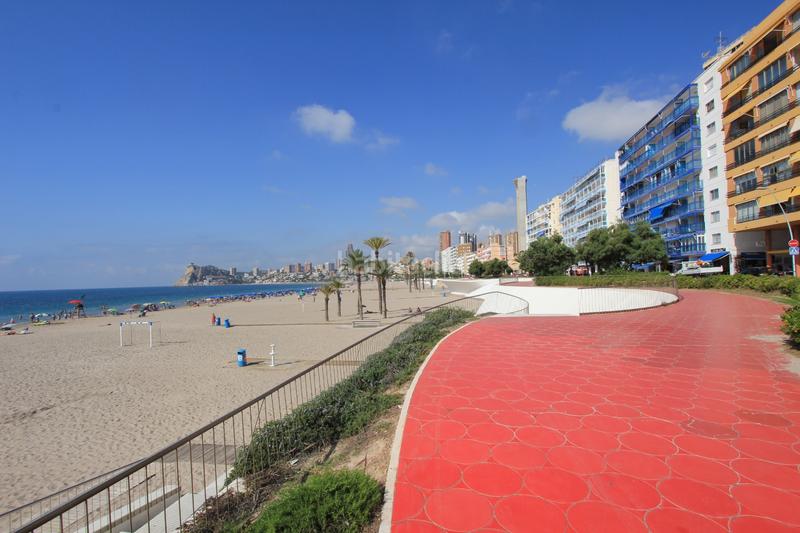 Foto 941c20e0-656c-4720-abda-a480c01238f0. Apartament amb aparcament piscina a Playa Poniente Benidorm