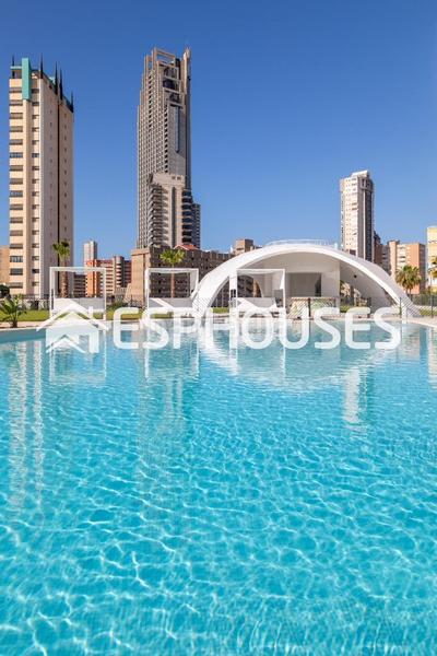 Foto 969a61d0-6927-4e7d-a7ba-c2352222dcd1. Apartament amb aparcament piscina a Playa Poniente Benidorm
