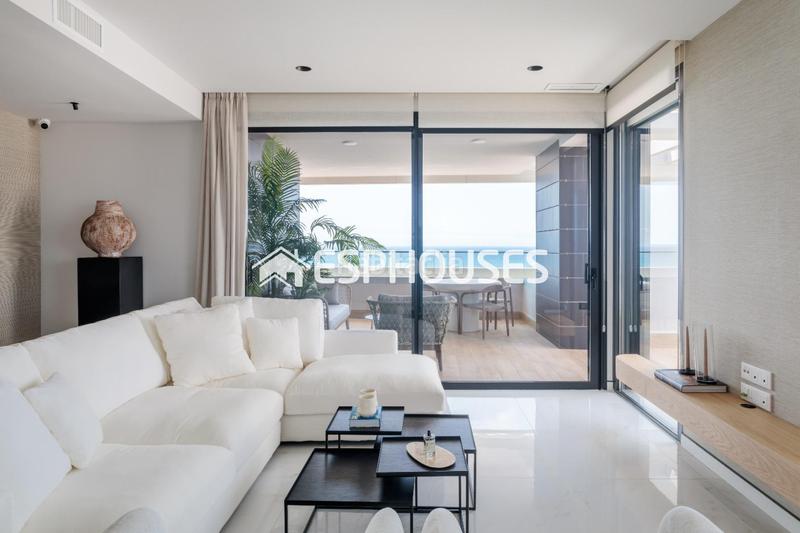 Foto b79fb45e-8d8c-4cc9-9824-dc1a7e82b236. Apartament amb aparcament piscina a Playa Poniente Benidorm