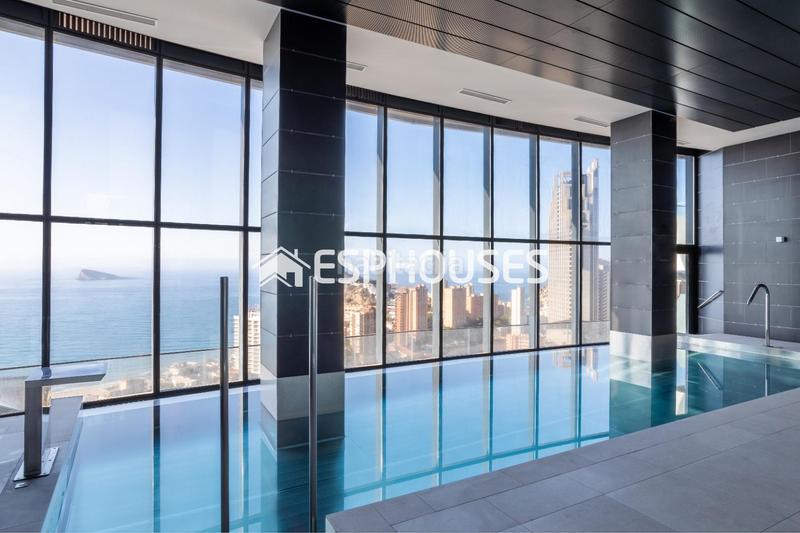 Foto d86e3f3c-e9f2-4407-8f7f-e176ef82f1fc. Apartament amb aparcament piscina a Playa Poniente Benidorm