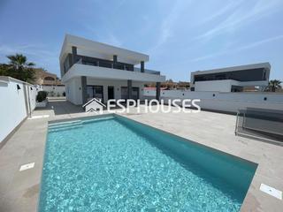 Casa en Formentera del Segura. Villa de lujo llave en mano en ciudad quesasda.