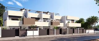 Maison à Pilar de la Horadada Ciudad. Bungalow en planta baja de obra nueva con 3 dormitorios y piscin