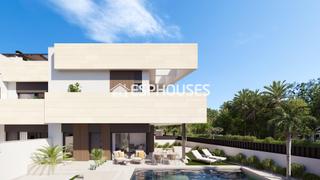 Maison à Pilar de la Horadada Ciudad. Villa independiente de obra nueva con solárium y piscina privada