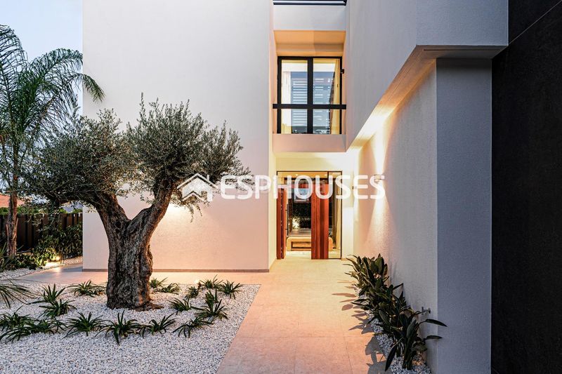 Foto 162e7e58-d259-4fc2-a895-d88d9dd1b798. Casa amb aparcament piscina a Varadero Nucia (la)