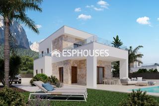 Casa a Polop. Villa independiente de obra nueva con piscina privada en polop