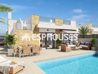 Maison à San Fulgencio. Villa independiente de obra nueva con solárium, energía solar y