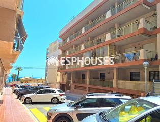 Pis a Guardamar Playa. Piso de 3 dormitorios, amplia terraza, garaje y cerca de la play