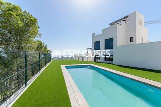 Casa a San Miguel de Salinas. Bungalow de obra nueva llave en mano en planta baja en san migue