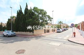 Casa aparellada a El Moncayo - El Pòrtic. Chalet pareado a 600 metros de la playa