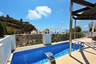 House in Altea la Vella. Impresionante villa moderna de lujo con impresionantes vistas al