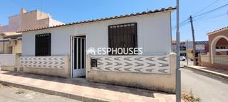 Maison jumelée à San Fulgencio. Casa en esquina con amplia terraza en la marina  san fulgencio