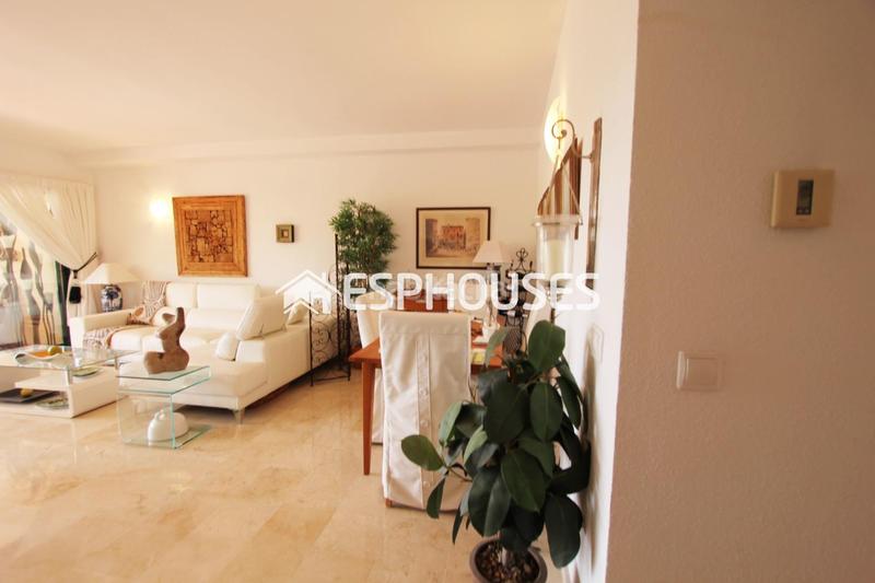 Foto 15f8534b-4dc8-42be-a1a0-976de1f98965. Penthouse with parking pool in Altea la vella Altea