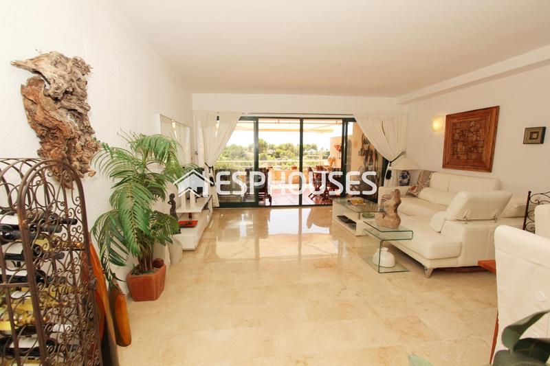 Foto 60cfc3ed-04c9-4b60-a8b7-33de66edbf38. Penthouse with parking pool in Altea la vella Altea
