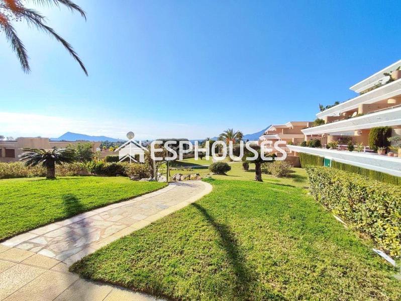Foto 7bc6ed0b-f5c5-44b4-b4cc-554ce6d3267a. Penthouse with parking pool in Altea la vella Altea